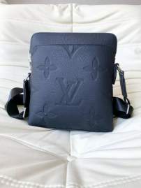 Picture of Louis Vuitton Mens Bags _SKUfw146929596fw